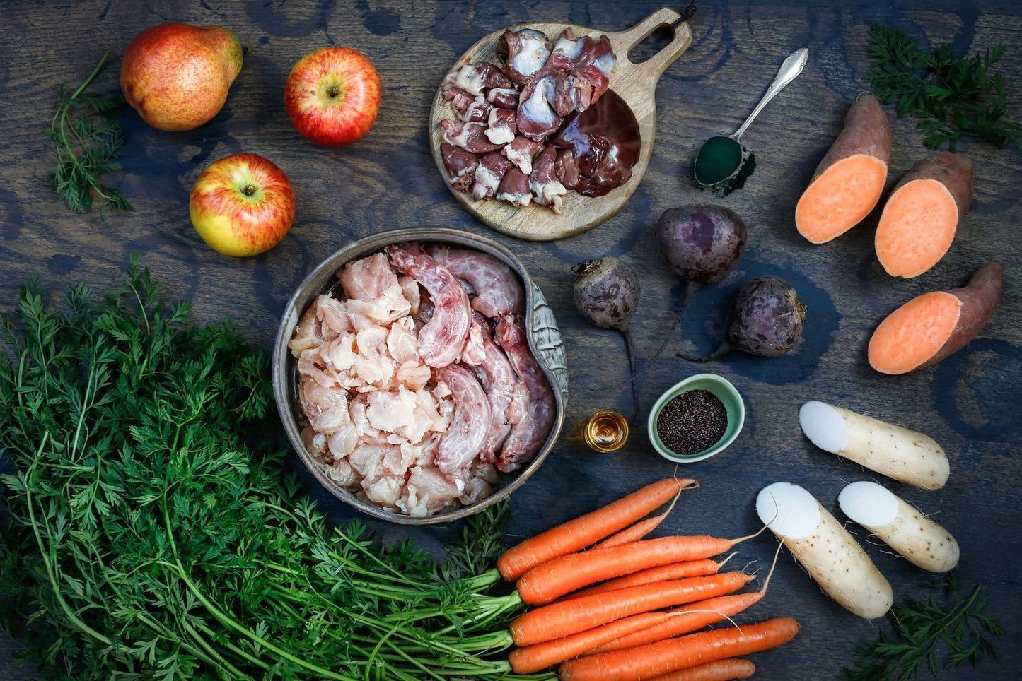 Nassfutter No3: Bio-Huhn. Süßkartoffel. Rote Beete. Apfel. Birne. Lichtyams