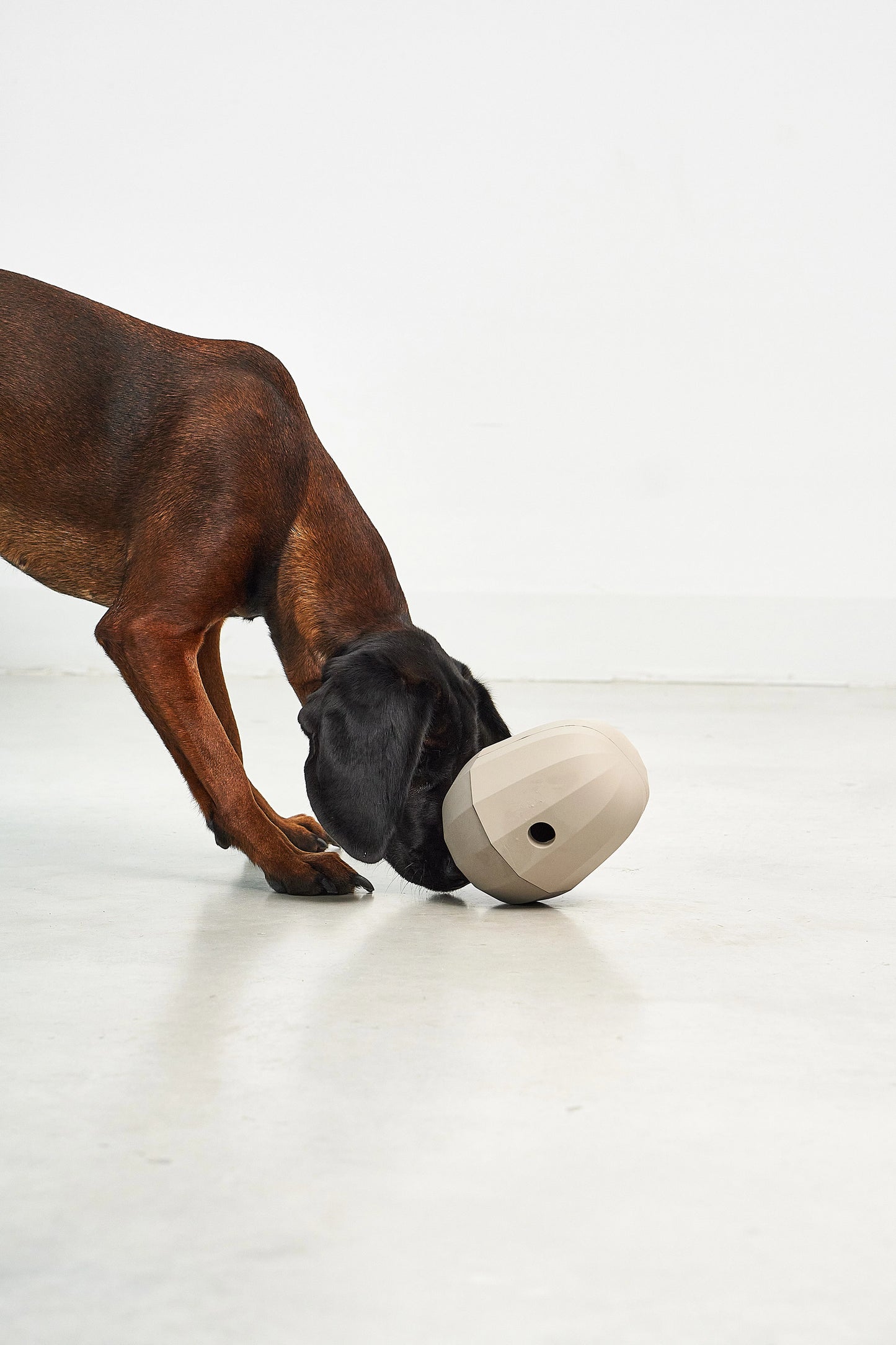 Uovo Beschäftigungsspielzeug greige