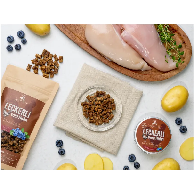 Treats: Dried meat from free-range chicken