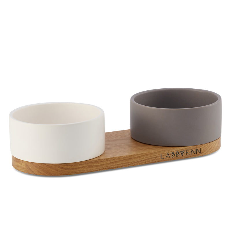 Vuku Ceramic Double Buffet mit zwei Futterschüsseln in cacao und weiss auf Holzbasis